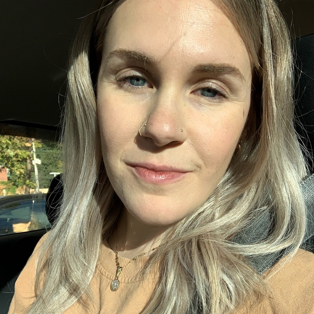 Meet your Posher, Emily